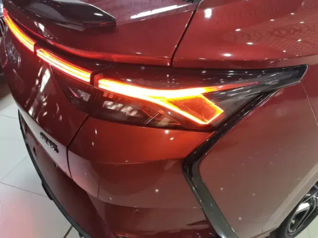 Dongfeng Yixuan — Фото автомобиля 7