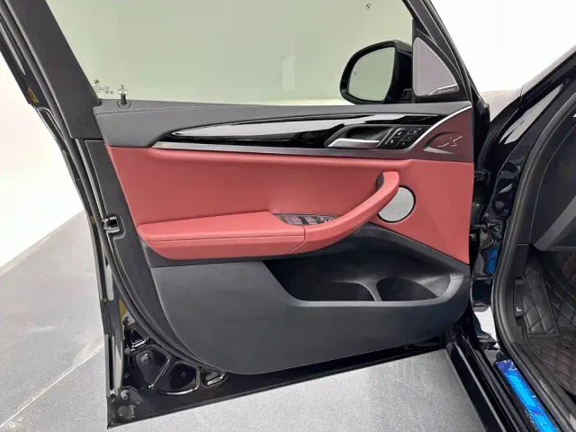 BMW iX3 — Фото автомобиля 11