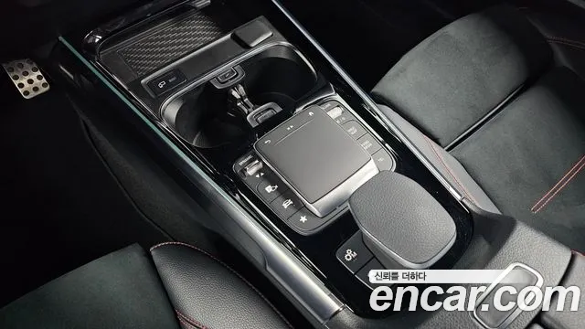Mercedes-Benz GLB-Class — Фото автомобиля 25