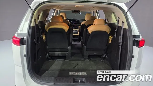 Kia Carnival Generation 4 — Фото автомобиля 15