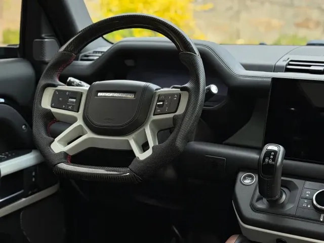 Land Rover Defender — Фото автомобиля 10