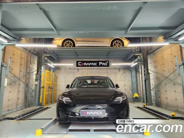 Tesla Model 3 — Фото автомобиля 3