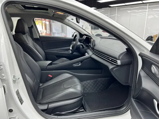 Hyundai Elantra — Фото автомобиля 21