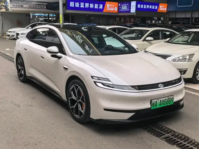 Changan Qiyuan A06 — Фото автомобиля 3