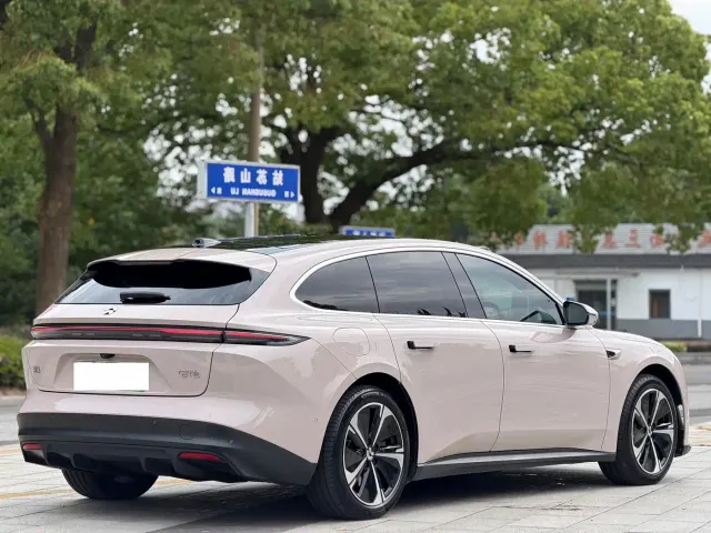 Nio ET5 Touring — Фото автомобиля 16