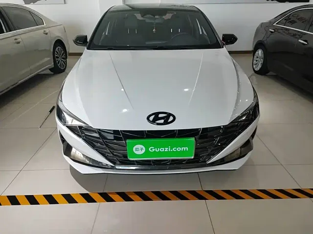 Hyundai Elantra — Фото автомобиля 2