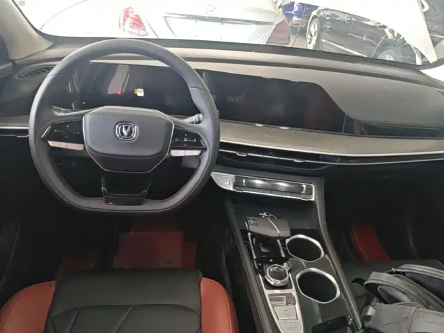 Changan Eado — Фото автомобиля 9