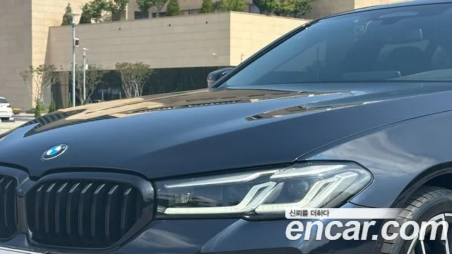 BMW 5-Series — Фото автомобиля 20