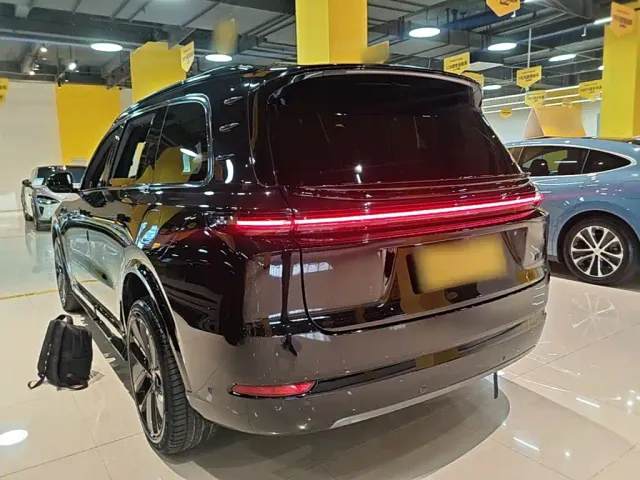 Li Auto L9 — Фото автомобиля 4