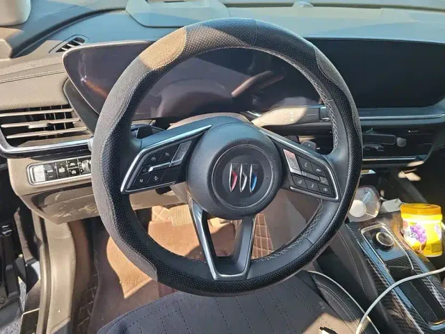 Buick Envision Plus — Фото автомобиля 14