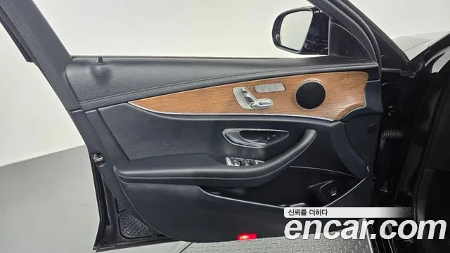 Mercedes-Benz E-Class W213 — Фото автомобиля 13