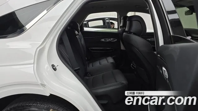 Genesis GV70 2.5T Бензин AWD — Фото автомобиля 10