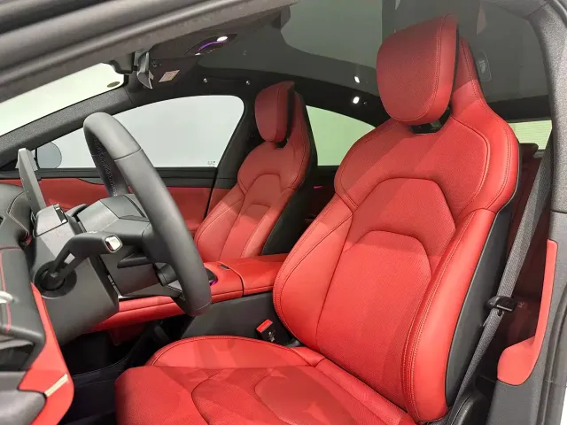 Xiaomi SU7 — Фото автомобиля 8