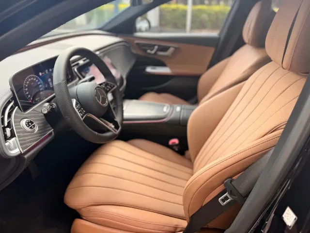 Mercedes-Benz E-Class — Фото автомобиля 13