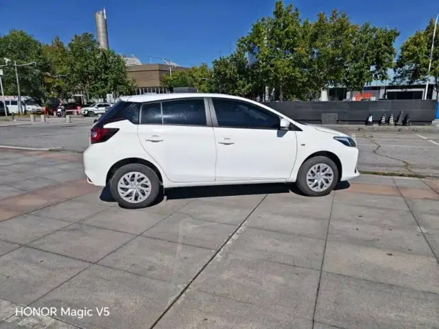 Toyota Vios FS — Фото автомобиля 5