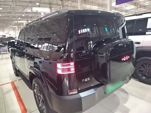 Fang Cheng Bao Titanium 7 2025 AWD Base Model — Фото автомобиля 4
