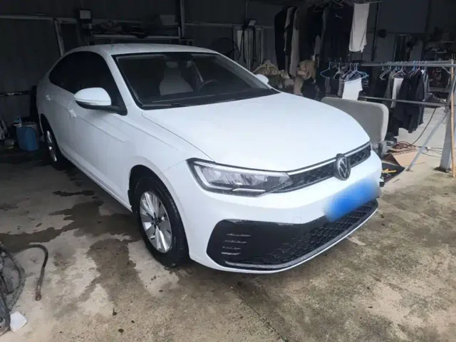 Volkswagen Lavida — Фото автомобиля 3
