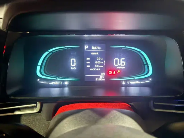 Hyundai Elantra — Фото автомобиля 8