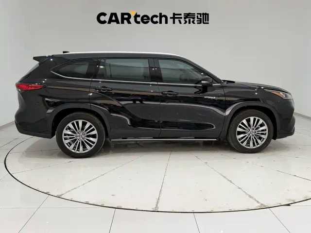 Toyota Highlander — Фото автомобиля 3
