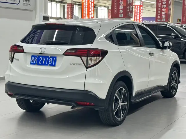 Honda Vezel 2020 1.5L CVT Luxury — Фото автомобиля 3
