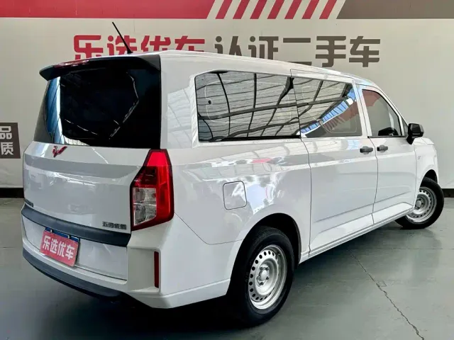 Wuling Zhengcheng — Фото автомобиля 5