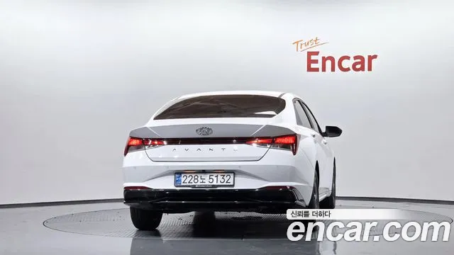 Hyundai AVANTE — Фото автомобиля 4