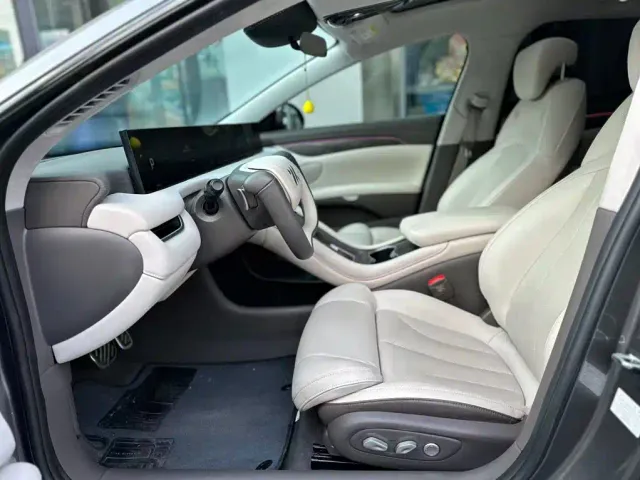 IM Motors L7 — Фото автомобиля 14