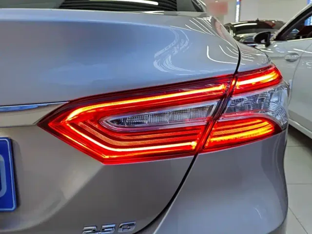Toyota Camry — Фото автомобиля 7