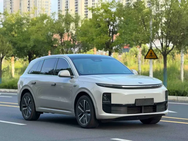 Li Auto L6 — Фото автомобиля 3