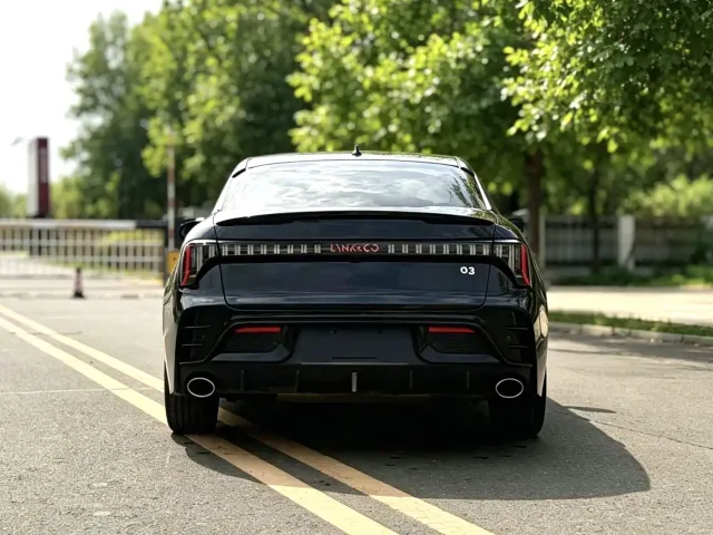 Lynk & Co 03 — Фото автомобиля 5