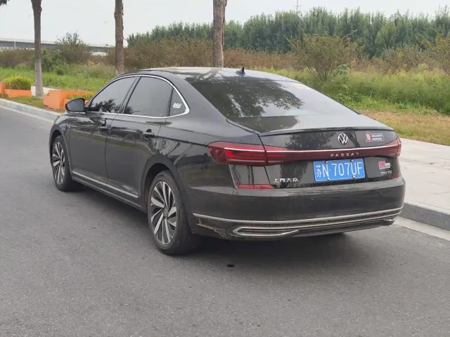 Volkswagen Passat — Фото автомобиля 6
