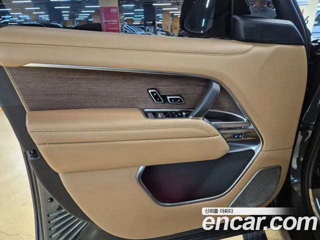 Land Rover Range Rover — Фото автомобиля 16