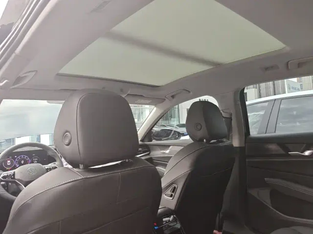 Volkswagen Passat — Фото автомобиля 17