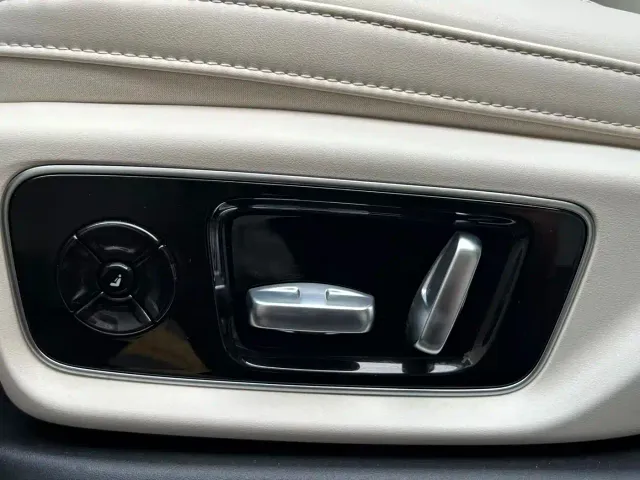 Li Auto L7 — Фото автомобиля 9