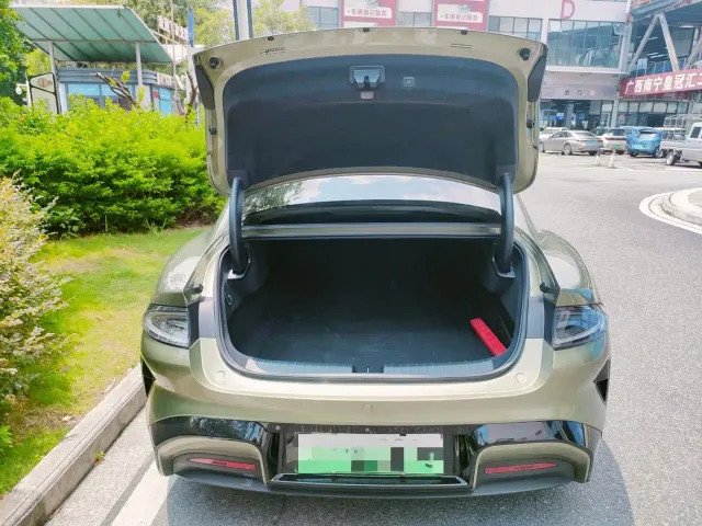 Xiaomi SU7 — Фото автомобиля 11