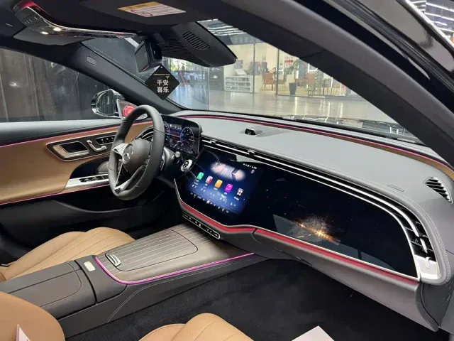 Mercedes-Benz E-Class — Фото автомобиля 16