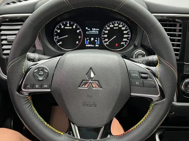 Mitsubishi Outlander — Фото автомобиля 11