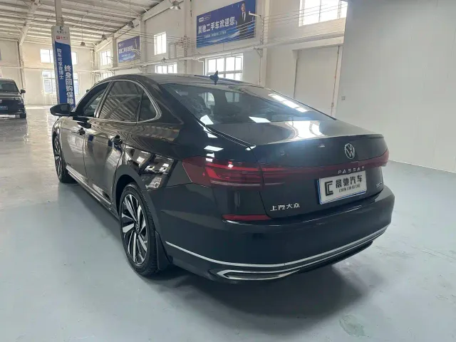 Volkswagen Passat — Фото автомобиля 6