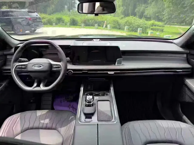 Ford Edge — Фото автомобиля 8
