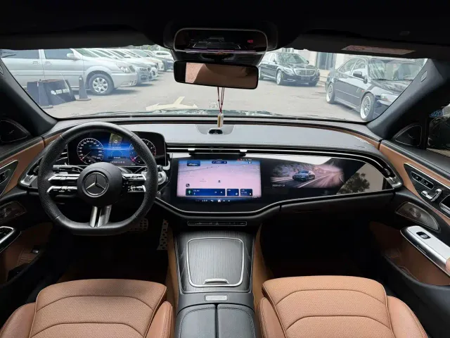 Mercedes-Benz E-Class — Фото автомобиля 5