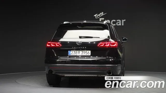Volkswagen Touareg Touareg 3 поколение 3.0 TDI Premium — Фото автомобиля 4
