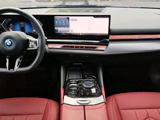 BMW i5 — Фото автомобиля 10