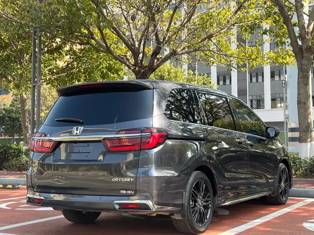 Honda Odyssey — Фото автомобиля 9