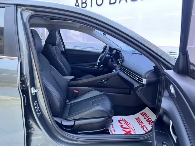 Hyundai Elantra — Фото автомобиля 18