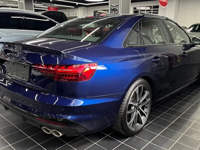 Audi S4 — Фото автомобиля 6