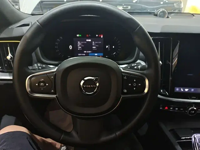 Volvo Volvo S60 2024 B4 Elegance Luxury Edition — Фото автомобиля 10