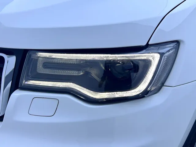 Jeep Grand Cherokee — Фото автомобиля 11