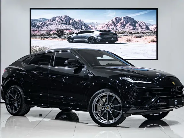 Lamborghini Urus — Фото автомобиля 3
