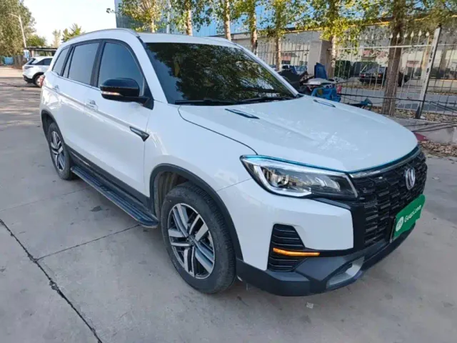 Changan CS75 — Фото автомобиля 3