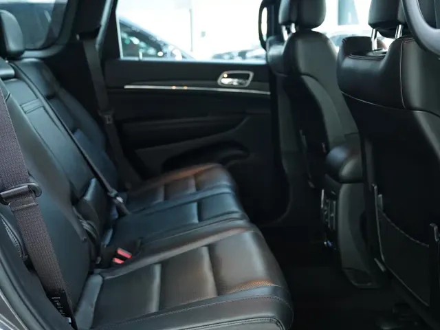Jeep Grand Cherokee — Фото автомобиля 13